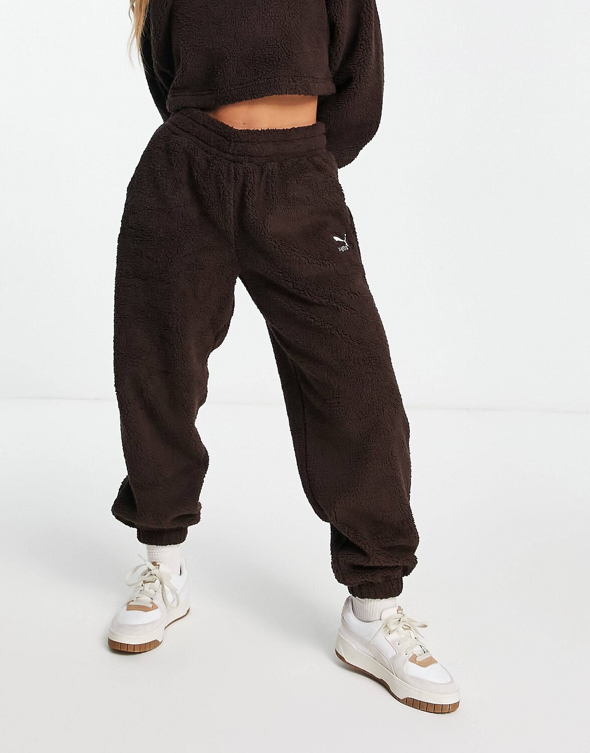 Уютные джоггеры Puma classics Club Borg цвета темного шоколада — эксклюзивно для ASOS, Черный
Уютные джоггеры Puma classics Club Borg цвета темного шоколада — эксклюзивно для ASOS, Черный