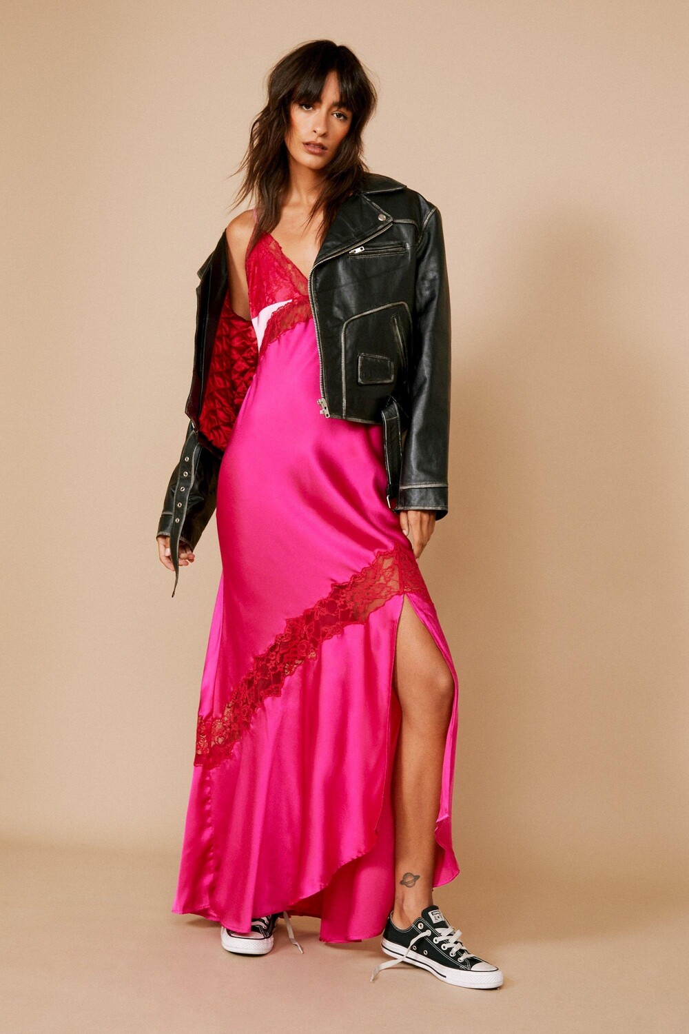 Атласное платье-комбинация макси с контрастной кружевной отделкой Nasty Gal, розовый
Атласное платье-комбинация макси с контрастной кружевной отделкой Nasty Gal, розовый