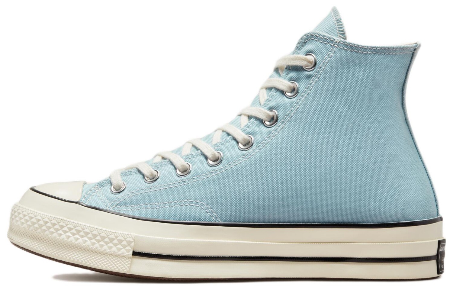Конверсы Chuck Taylor All-Star 70 Hi из переработанной парусины Light Armory Blue
Конверсы Chuck Taylor All-Star 70 Hi из переработанной парусины Light Armory Blue