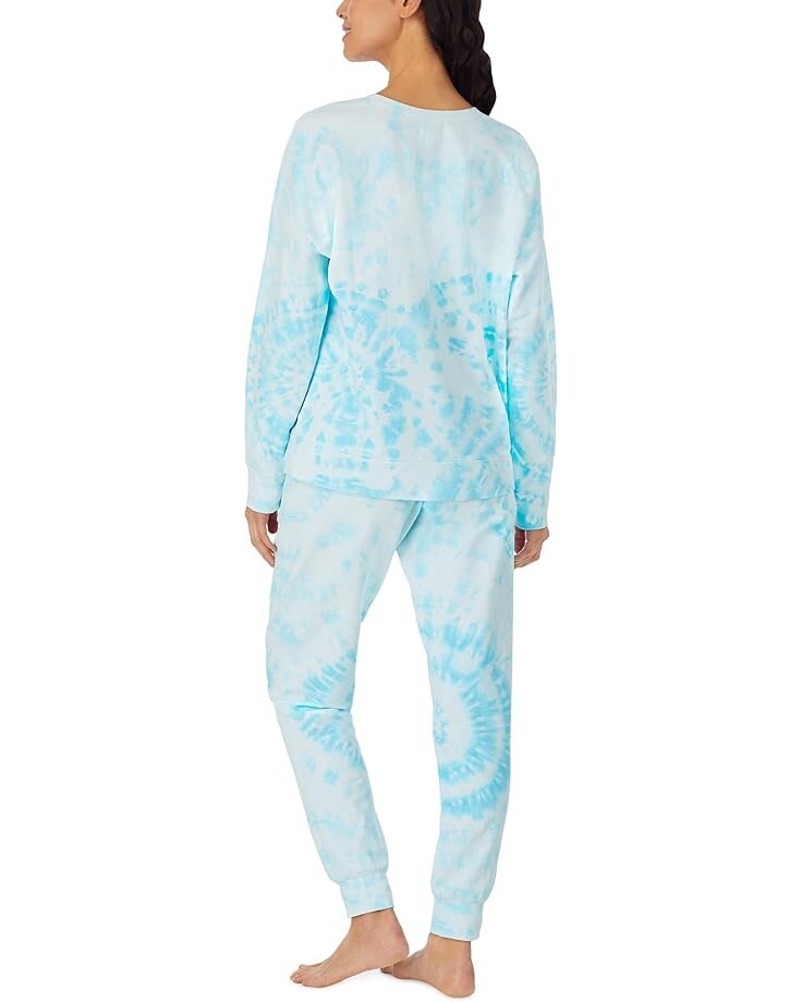 Пижамный комплект Bedhead PJs Long Sleeve Embroidered Lounge Set, цвет Blue Tie-Dye
Пижамный комплект Bedhead PJs Long Sleeve Embroidered Lounge Set, цвет Blue Tie-Dye