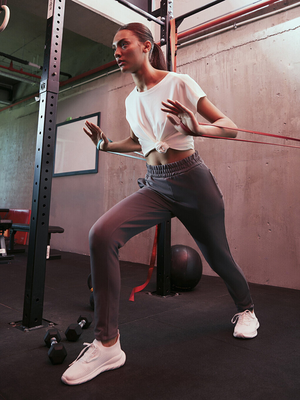 Простые женские спортивные штаны с эластичной резинкой на талии LCW Active, темно-серый
Простые женские спортивные штаны с эластичной резинкой на талии LCW Active, темно-серый