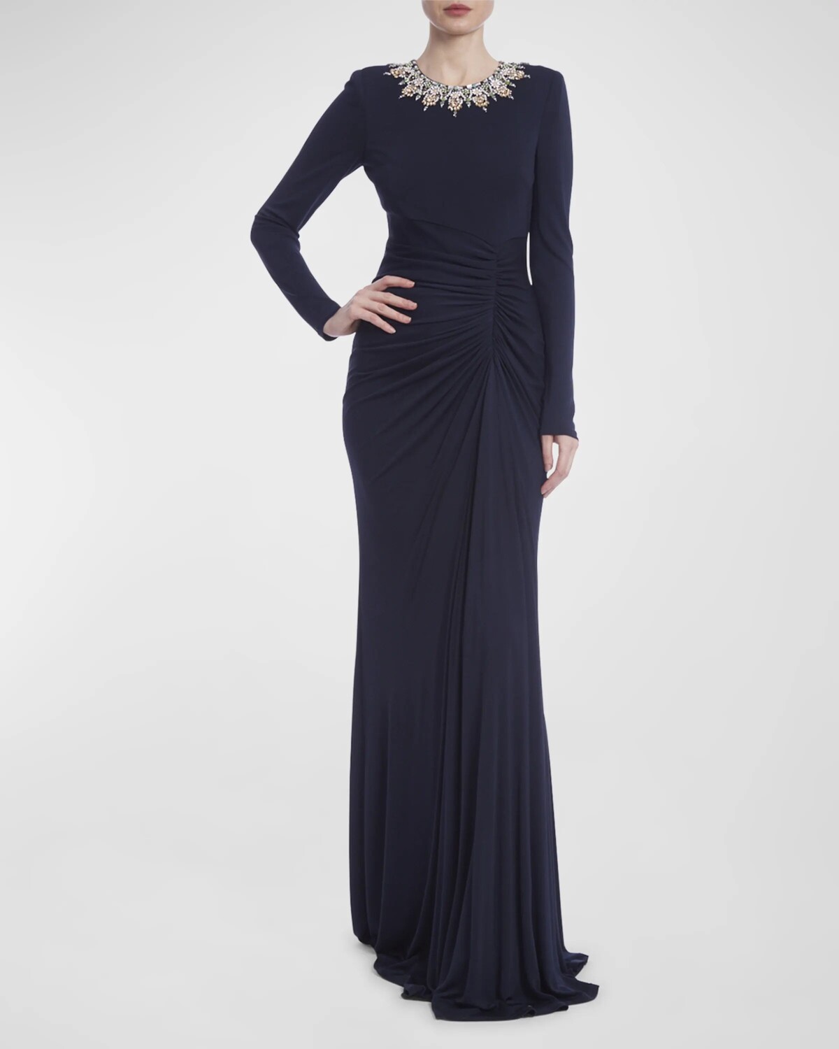Трикотажное платье со сборками, украшенными драгоценными камнями Badgley Mischka Collection, темно-синий
Трикотажное платье со сборками, украшенными драгоценными камнями Badgley Mischka Collection, темно-синий
