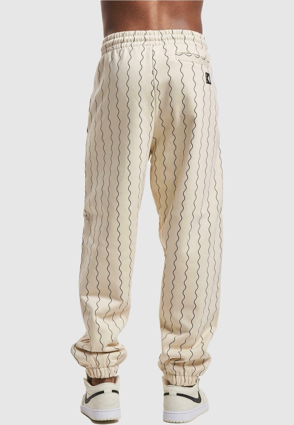 Брюки спортивные KM233-021-1 KK SMALL SIGNATURE ZICZAC Karl Kani, кремовый черный
Брюки спортивные KM233-021-1 KK SMALL SIGNATURE ZICZAC Karl Kani, кремовый черный
