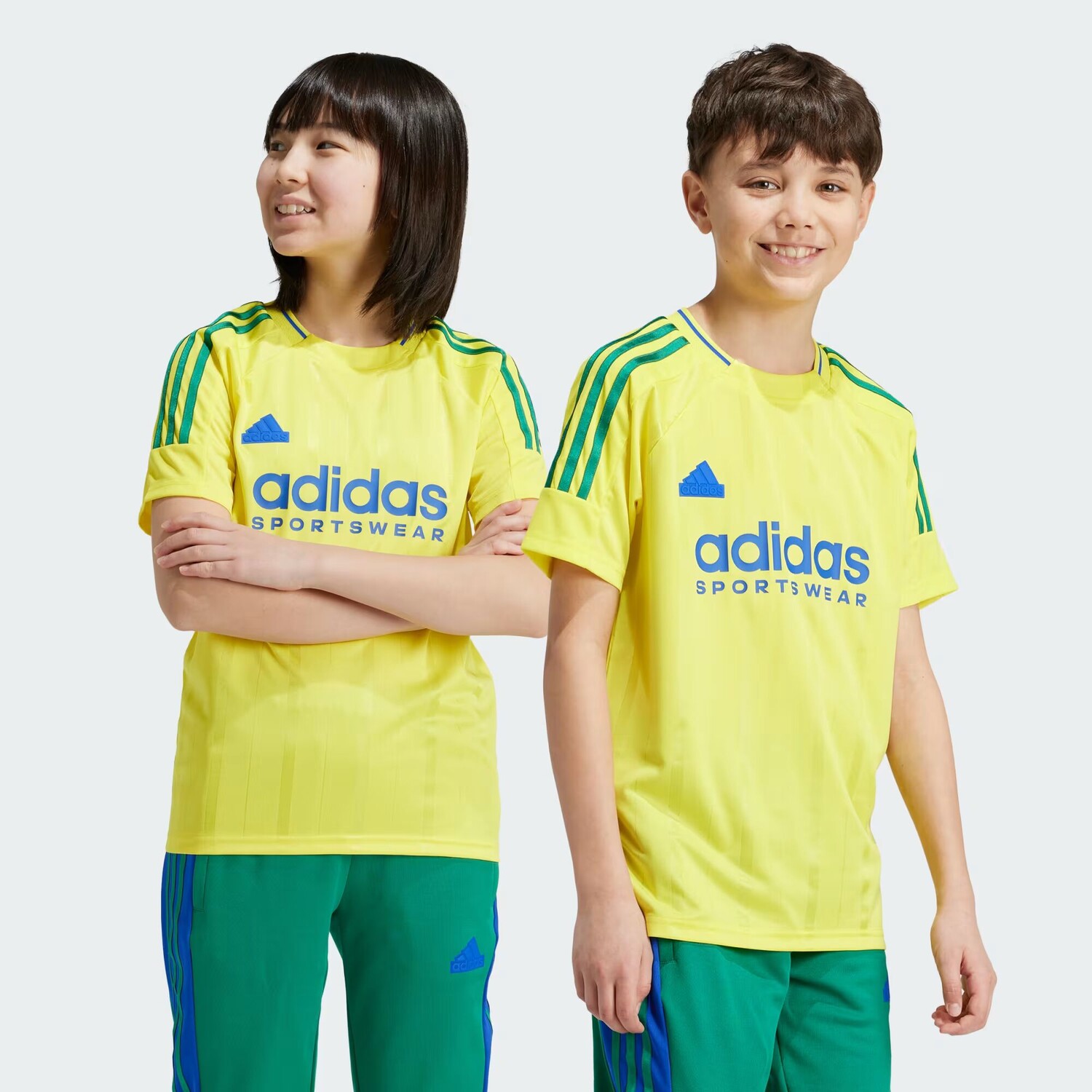 Детская футболка Tiro Nations Pack Adidas, цвет Bright Yellow/Bold Blue/Bold Green
Детская футболка Tiro Nations Pack Adidas, цвет Bright Yellow/Bold Blue/Bold Green