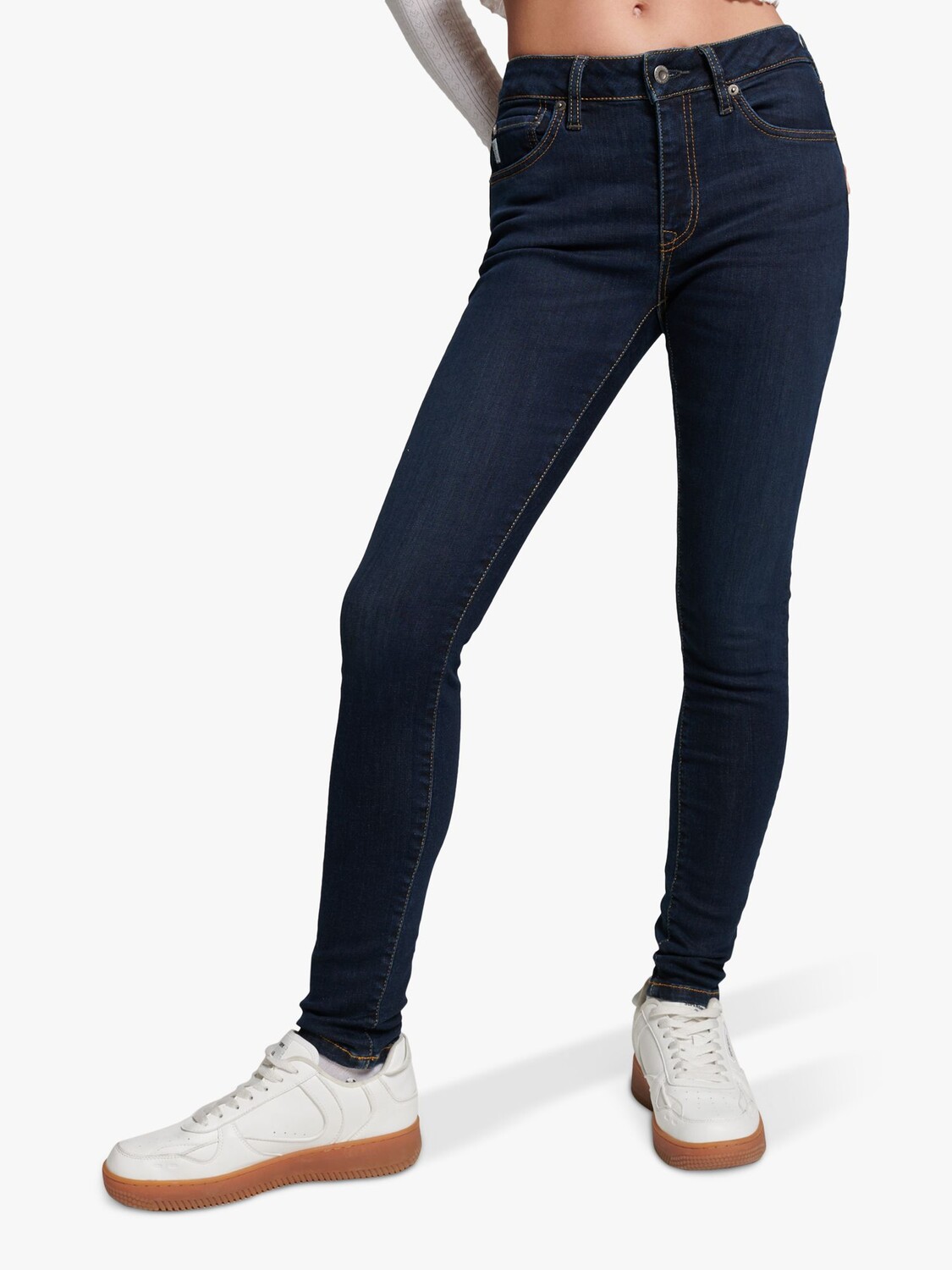 Джинсы скинни со средней посадкой Superdry из органического хлопка, Van Dyke Mid Used
Джинсы скинни со средней посадкой Superdry из органического хлопка, Van Dyke Mid Used