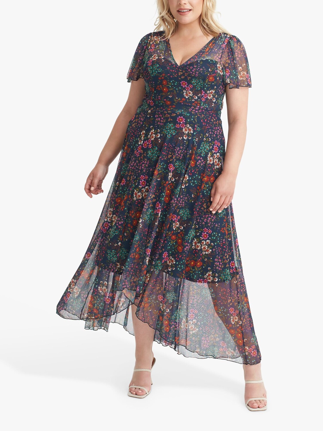 Платье Scarlett & Jo Curve Tilly Hi-Lo с цветочным принтом, темно-синий/мульти
Платье Scarlett & Jo Curve Tilly Hi-Lo с цветочным принтом, темно-синий/мульти