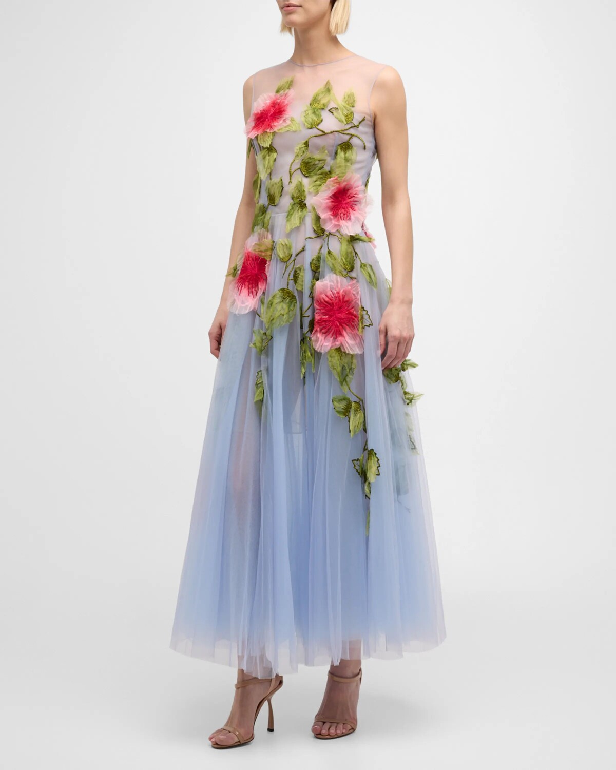 Платье без рукавов из органзы с вышивкой гибискуса Oscar de la Renta, цвет Light Bluepink
Платье без рукавов из органзы с вышивкой гибискуса Oscar de la Renta, цвет Light Bluepink