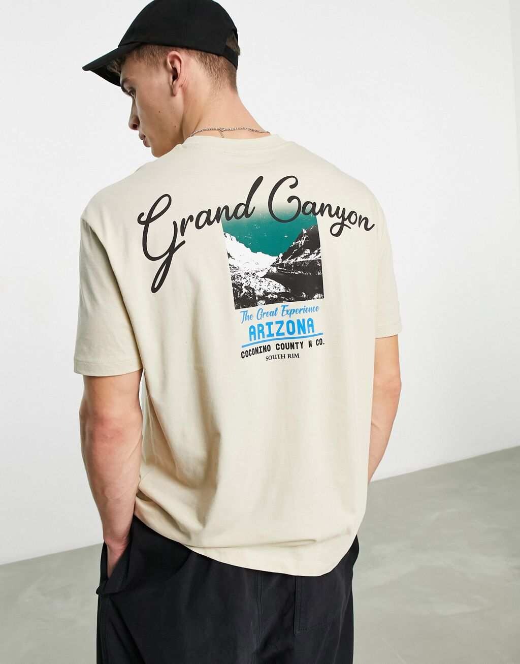 Свободная бежевая футболка ASOS DESIGN с принтом в виде городского пейзажа на спине, Бежевый
Свободная бежевая футболка ASOS DESIGN с принтом в виде городского пейзажа на спине, Бежевый