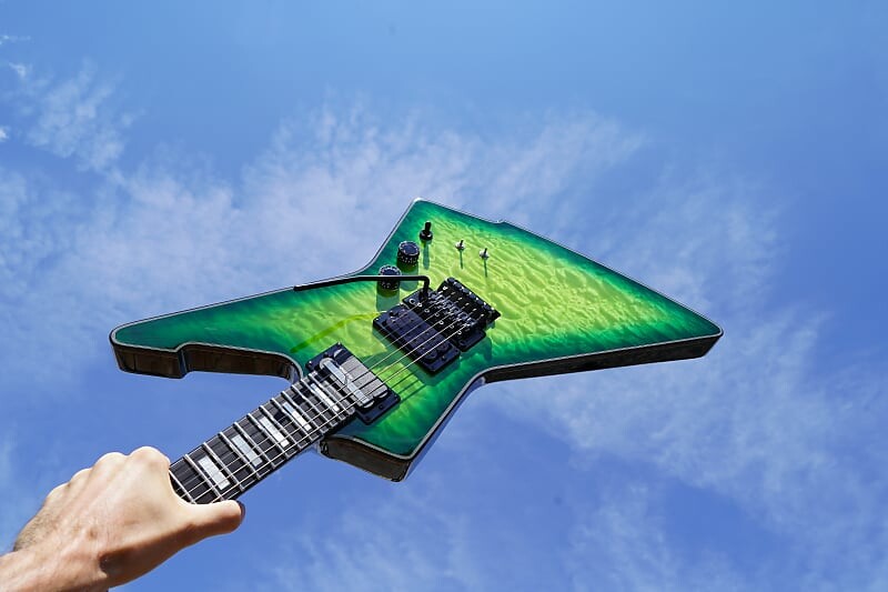 Шестиструнная электрогитара Schecter DIAMOND SERIES E-1FR/S Special Edition Green Burst (2022)
Шестиструнная электрогитара Schecter DIAMOND SERIES E-1FR/S Special Edition Green Burst (2022)