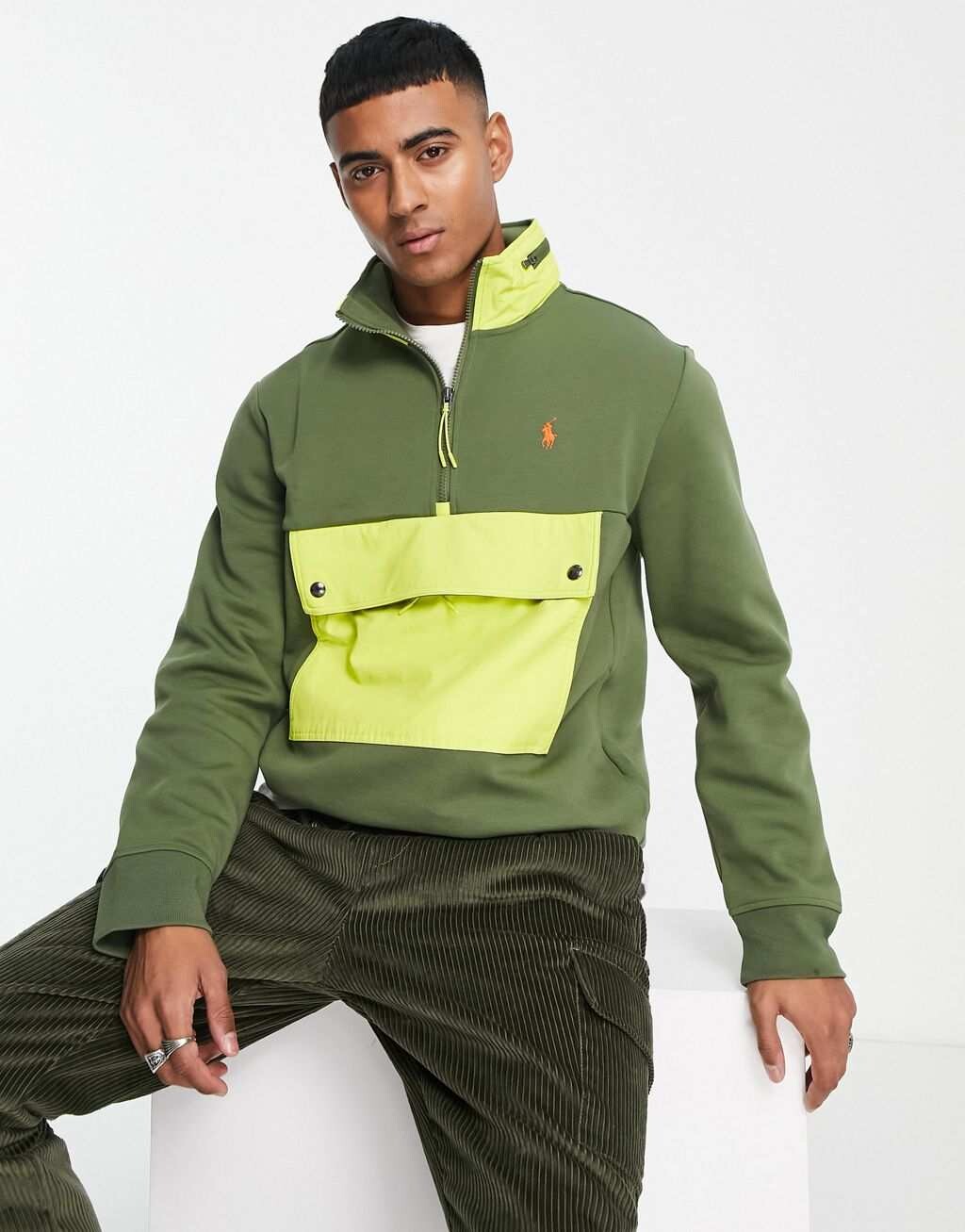 Темно-зеленая толстовка с контрастным карманом и воротником на молнии Polo Ralph Lauren, Зеленый
Темно-зеленая толстовка с контрастным карманом и воротником на молнии Polo Ralph Lauren, Зеленый