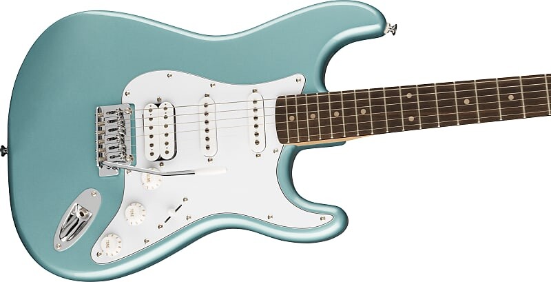Squier FSR Affinity Series Stratocaster HSS, накладка на гриф Laurel, белая накладка, голубой металлик Fender 0378100583
Squier FSR Affinity Series Stratocaster HSS, накладка на гриф Laurel, белая накладка, голубой металлик Fender 0378100583