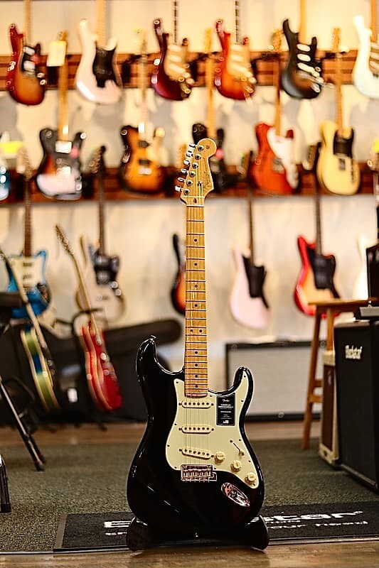 Fender American Professional II Stratocaster с кленовым грифом 2020 — настоящее время — черный American Professional II Stratocaster with Maple Fretboard
Fender American Professional II Stratocaster с кленовым грифом 2020 — настоящее время — черный American Professional II Stratocaster with Maple Fretboard