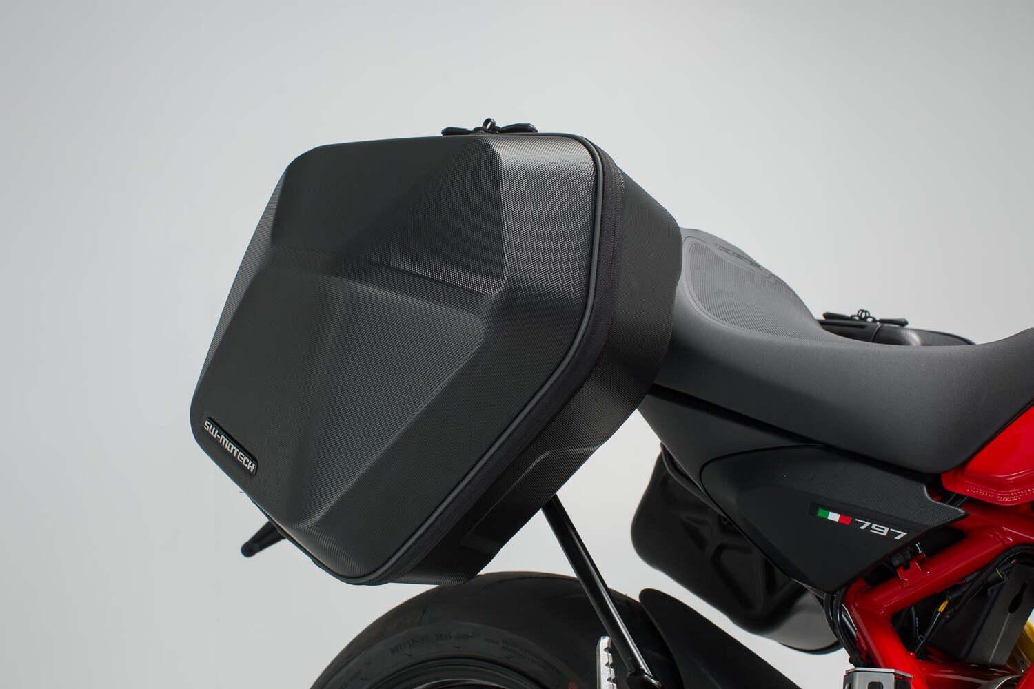 Боковая система бокового корпуса SW-Motech URBAN ABS - 2x 16,5 л. Ducati Monster 797 (16-).,
Боковая система бокового корпуса SW-Motech URBAN ABS - 2x 16,5 л. Ducati Monster 797 (16-).,
