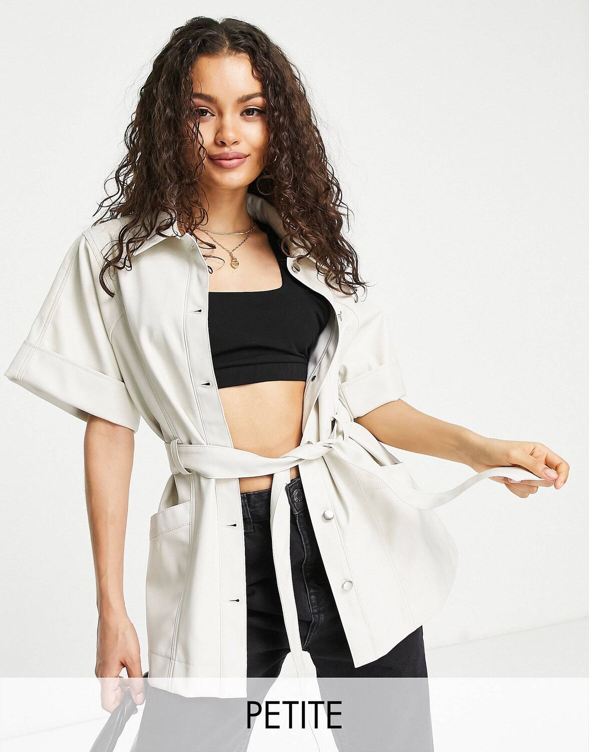 Белая рубашка с короткими рукавами и галстуком из искусственной кожи Topshop Petite
Белая рубашка с короткими рукавами и галстуком из искусственной кожи Topshop Petite