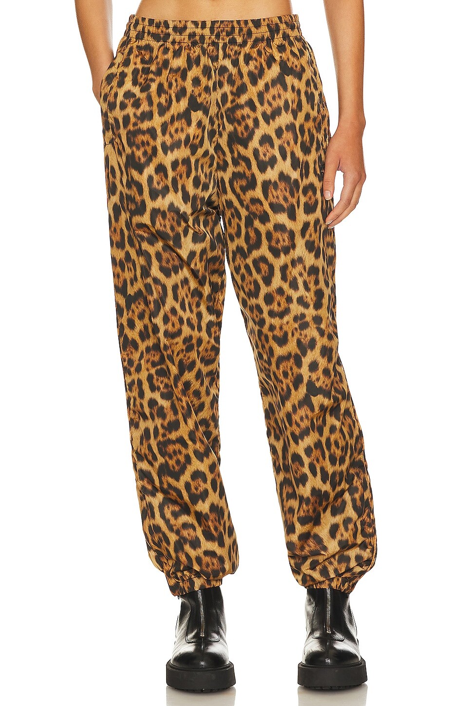 Спортивные брюки Alexander Wang Leopard Track With Stacked Wang Puff Logo, цвет Black Multi
Спортивные брюки Alexander Wang Leopard Track With Stacked Wang Puff Logo, цвет Black Multi
