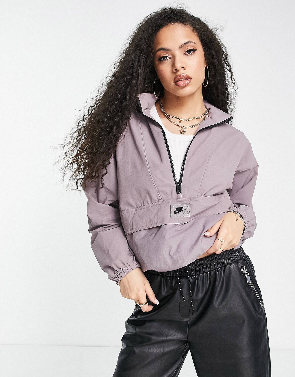 Пурпурная складная куртка на четверть молнии с графическим принтом Nike Sports Utility
Пурпурная складная куртка на четверть молнии с графическим принтом Nike Sports Utility