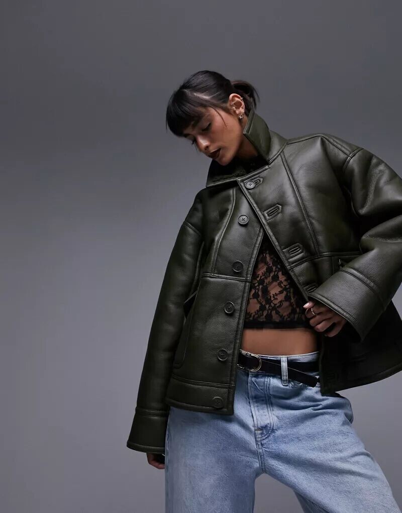 Объемное автомобильное пальто Topshop из искусственной кожи с плюшевой подкладкой цвета хаки
Объемное автомобильное пальто Topshop из искусственной кожи с плюшевой подкладкой цвета хаки