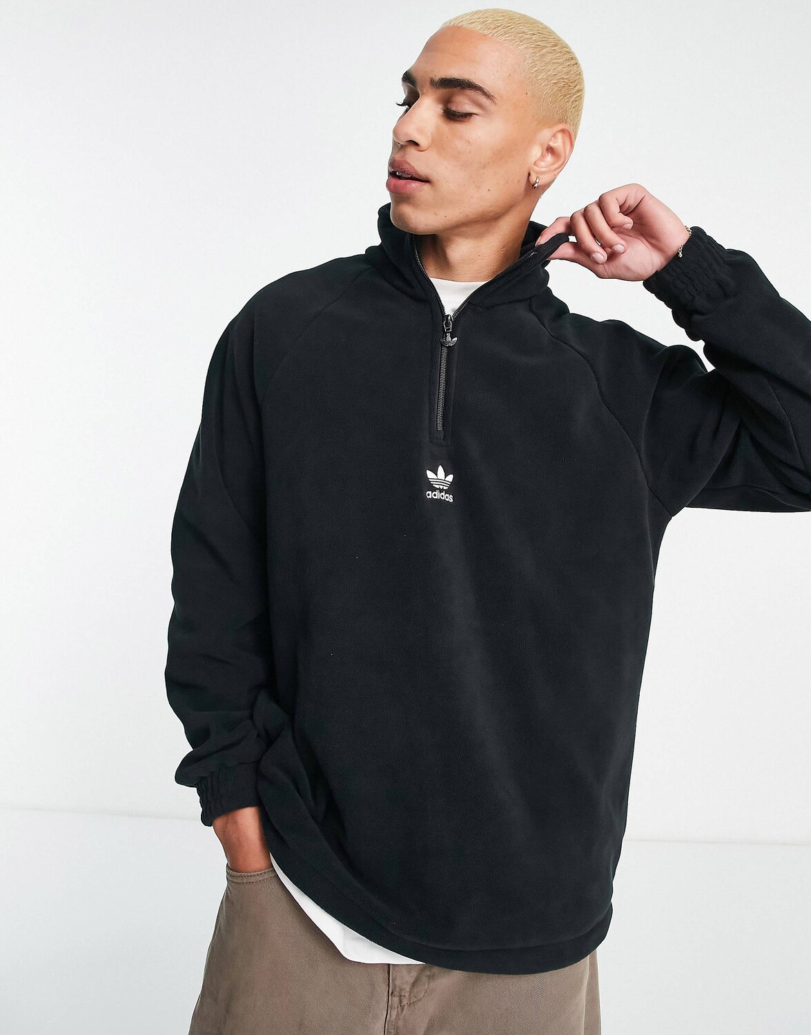 Черная флисовая футболка на молнии Adidas Originals Adicolor 1/2 на молнии, Черный
Черная флисовая футболка на молнии Adidas Originals Adicolor 1/2 на молнии, Черный