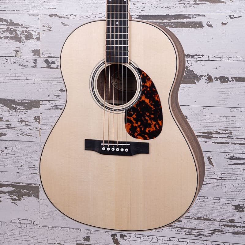 Акустическая гитара Larrivee L-03BH/A Bhilwara Back & Sides w/Alpine Moon Spruce Top
Акустическая гитара Larrivee L-03BH/A Bhilwara Back & Sides w/Alpine Moon Spruce Top