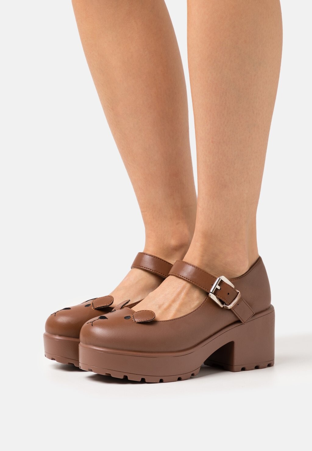 Туфли на платформе TIRA MARY JANES PRIZZLY BEAR EDITION Koi Footwear, цвет brown
Туфли на платформе TIRA MARY JANES PRIZZLY BEAR EDITION Koi Footwear, цвет brown