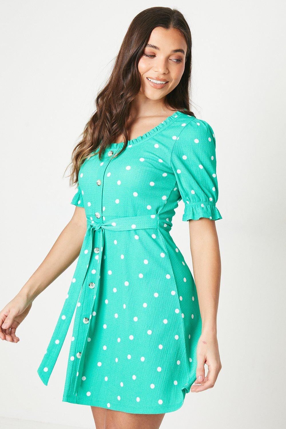 Мини-платье Petite Green Spot с завязкой спереди в форме сердца Dorothy Perkins, зеленый
Мини-платье Petite Green Spot с завязкой спереди в форме сердца Dorothy Perkins, зеленый