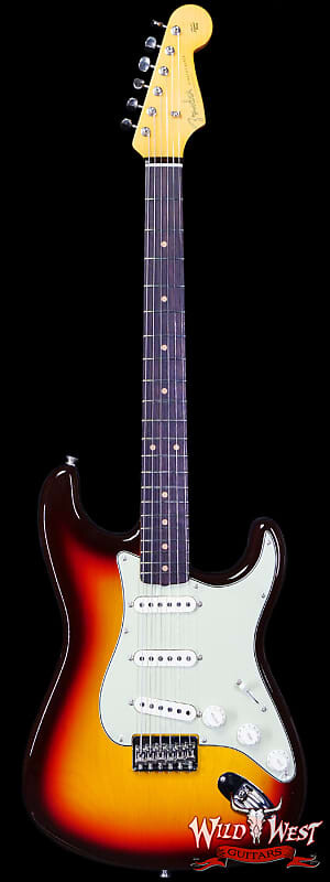 Fender Custom Shop Vintage Custom '59 1959 Hardtail Stratocaster Time Capsule Package Chocolate 3-Color Sunburst
Fender Custom Shop Vintage Custom '59 1959 Hardtail Stratocaster Time Capsule Package Chocolate 3-Color Sunburst