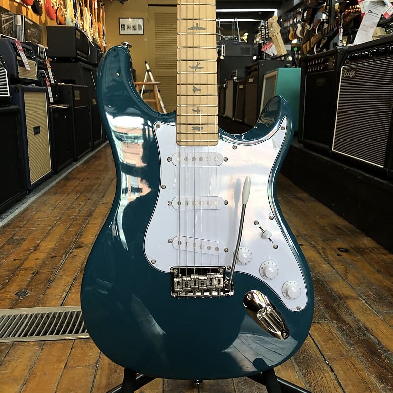 Электрогитара Paul Reed Smith SE Silver Sky Electric Guitar Nylon Blue w/Maple Fingerboard, Padded Gig Bag
Электрогитара Paul Reed Smith SE Silver Sky Electric Guitar Nylon Blue w/Maple Fingerboard, Padded Gig Bag
