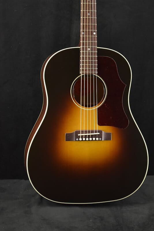 Gibson Custom Shop 50s J-45 Red Spruce (Fuller's Exclusive) Vintage Sunburst Custom Shop 50s J-45 Red Spruce Vintage Sunburst
Gibson Custom Shop 50s J-45 Red Spruce (Fuller's Exclusive) Vintage Sunburst Custom Shop 50s J-45 Red Spruce Vintage Sunburst