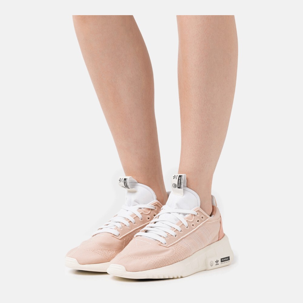 Кроссовки Adidas Originals Geodiver Primeblue, halo blush/footwear white/core black
Кроссовки Adidas Originals Geodiver Primeblue, halo blush/footwear white/core black