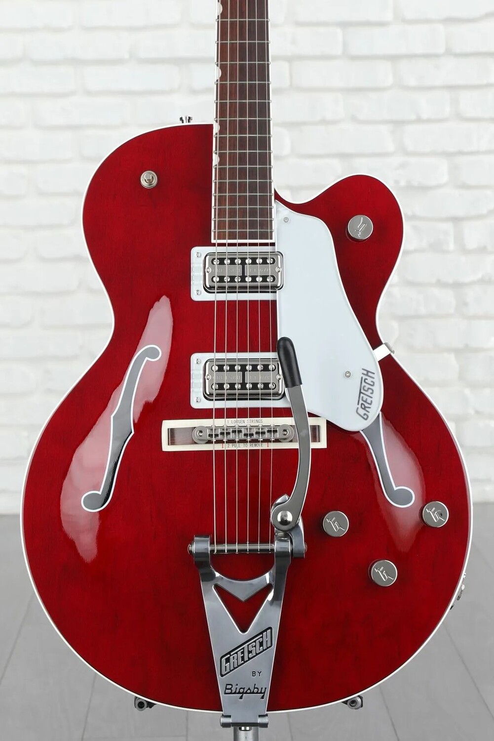 Gretsch G6119T-ET Players Edition Tennessee Rose с электронным корпусом — глубокий вишневый оттенок
Gretsch G6119T-ET Players Edition Tennessee Rose с электронным корпусом — глубокий вишневый оттенок