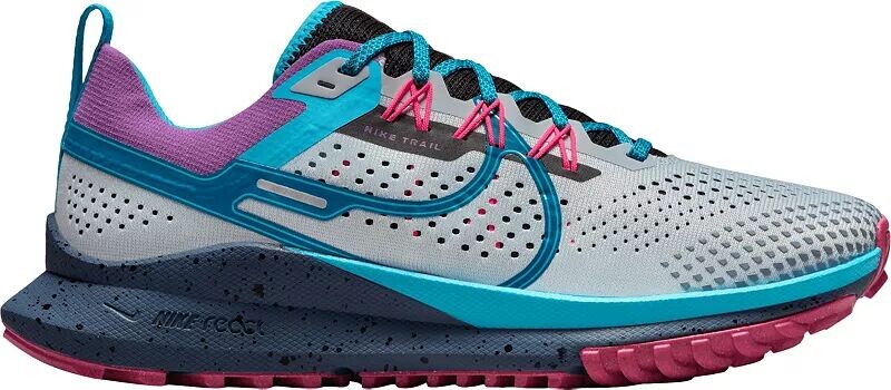 Женские кроссовки для бега по пересеченной местности Nike React Pegasus Trail 4 SE
Женские кроссовки для бега по пересеченной местности Nike React Pegasus Trail 4 SE