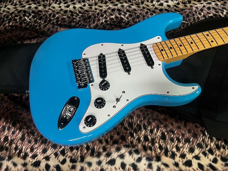 Электрогитара Fender Made in Japan Limited International Color Stratocaster - Maui Blue - Authorized Dealer - In-Stock! 7.35lbs SKU#G00328
Электрогитара Fender Made in Japan Limited International Color Stratocaster - Maui Blue - Authorized Dealer - In-Stock! 7.35lbs SKU#G00328