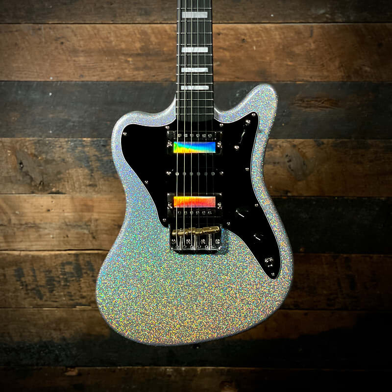 Fender Custom Shop Master Builder Apprentice Levi Perry Supersonic NOS WLS Supersonic Sparkle с подходящим грифом Fender Custom Shop Supersonic
Fender Custom Shop Master Builder Apprentice Levi Perry Supersonic NOS WLS Supersonic Sparkle с подходящим грифом Fender Custom Shop Supersonic