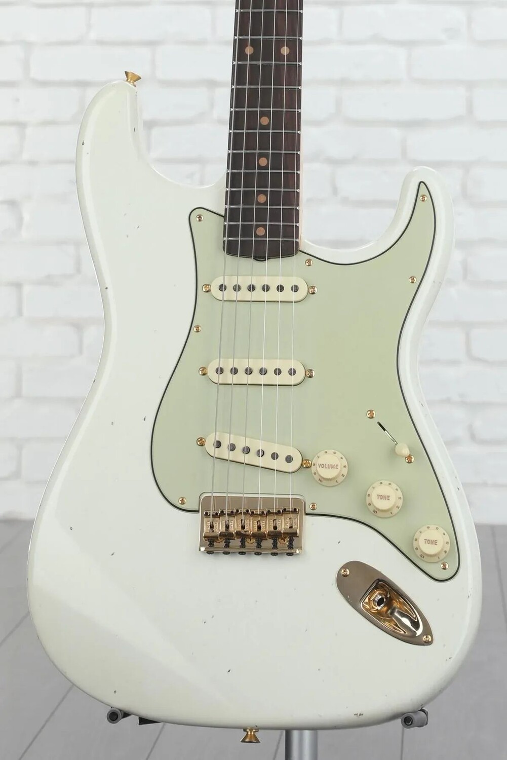 Ограниченный выпуск Fender Custom Shop Hardtail Stratocaster Journeyman Relic '59 - Aged Olympic White
Ограниченный выпуск Fender Custom Shop Hardtail Stratocaster Journeyman Relic '59 - Aged Olympic White