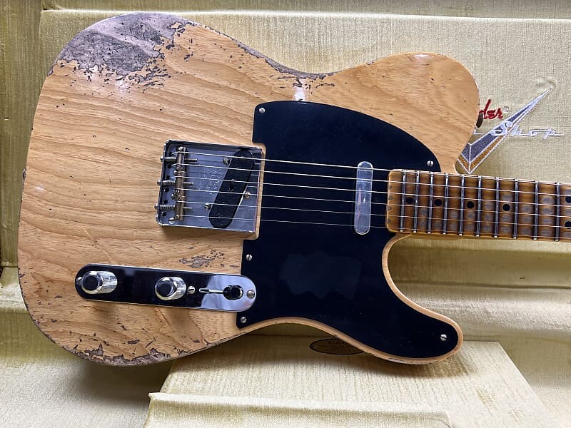 Электрогитара Fender Custom Shop Limited Edition W21 1951 Telecaster 2023 - Heavy Relic Natural
Электрогитара Fender Custom Shop Limited Edition W21 1951 Telecaster 2023 - Heavy Relic Natural