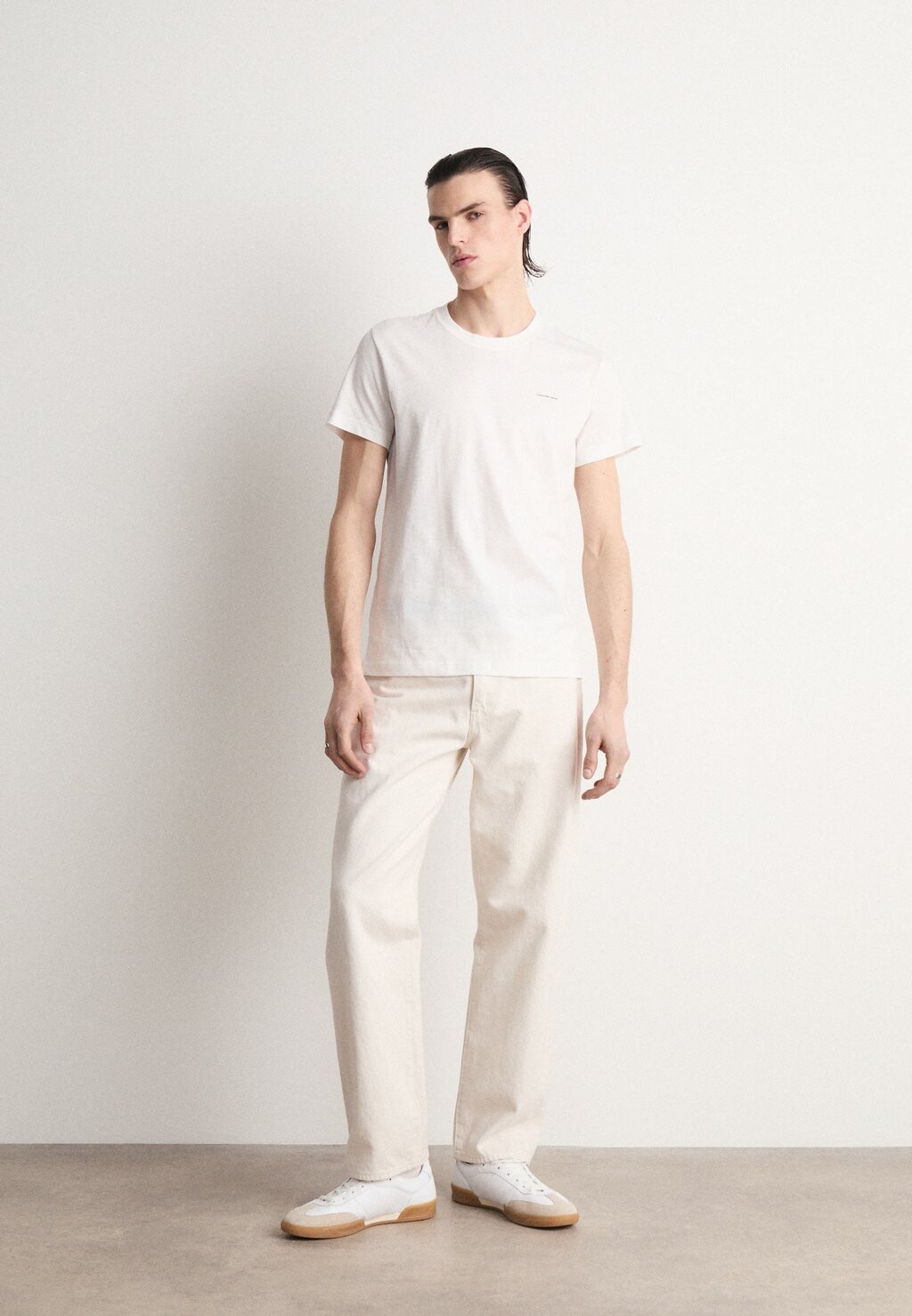 Футболка базовая INSTITUTIONAL TEE 2 PACK Calvin Klein Jeans, цвет fiery red/bright white
Футболка базовая INSTITUTIONAL TEE 2 PACK Calvin Klein Jeans, цвет fiery red/bright white