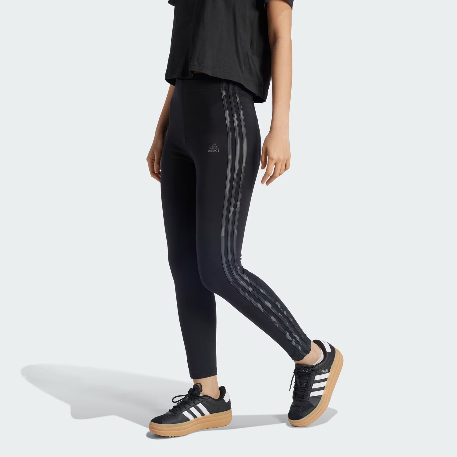Леггинсы Essentials с 3 полосками и камуфляжным принтом длиной 7/8 Adidas, цвет Black/Multicolor
Леггинсы Essentials с 3 полосками и камуфляжным принтом длиной 7/8 Adidas, цвет Black/Multicolor
