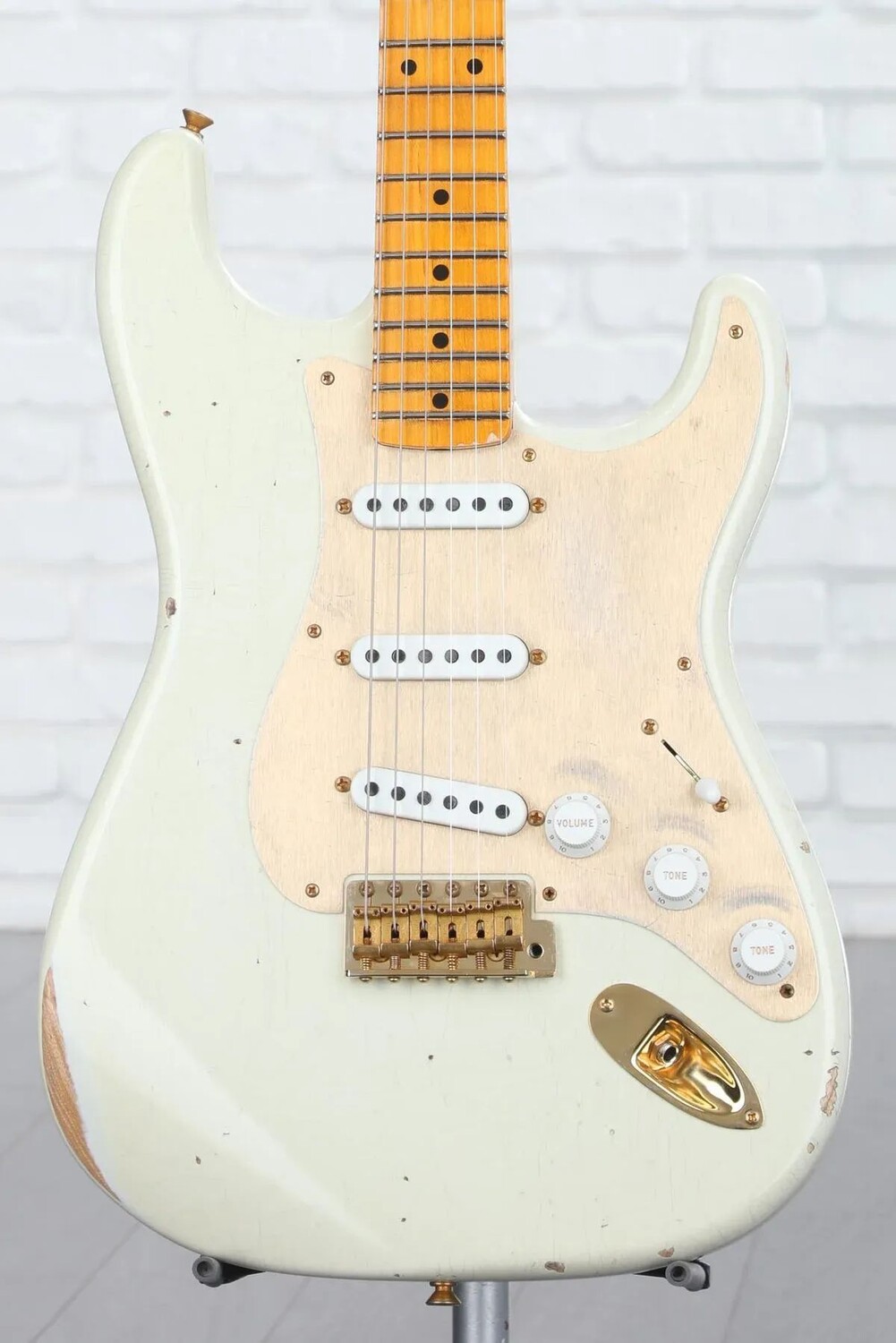 Fender Custom Shop Limited Edition '55 Stratocaster Relic - Aged '55 Desert Tan
Fender Custom Shop Limited Edition '55 Stratocaster Relic - Aged '55 Desert Tan