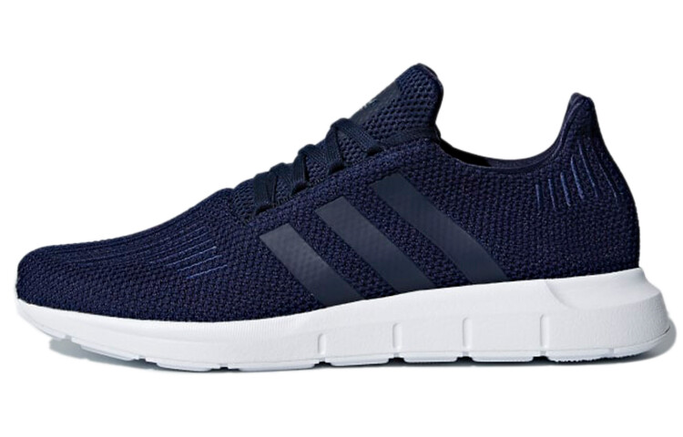 Кроссовки Swift Run для бега мужские с низким верхом темно-синие Adidas Originals
Кроссовки Swift Run для бега мужские с низким верхом темно-синие Adidas Originals