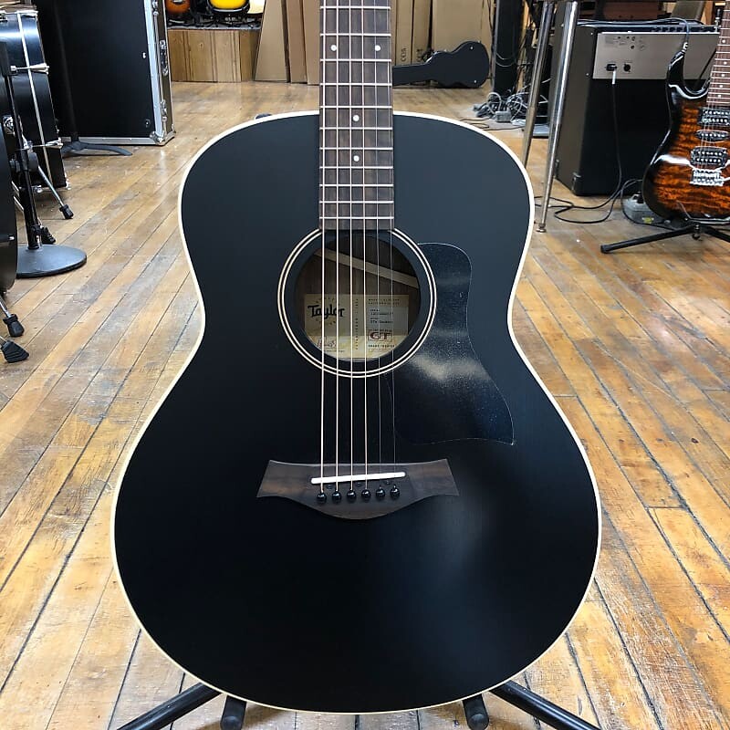 Taylor GTe Blacktop Sitka Spruce/Walnut Grand Theatre Acoustic-Electric с AeroCase GTe Blacktop Sitka Spruce/Walnut Grand Theater Acoustic-Electric
Taylor GTe Blacktop Sitka Spruce/Walnut Grand Theatre Acoustic-Electric с AeroCase GTe Blacktop Sitka Spruce/Walnut Grand Theater Acoustic-Electric
