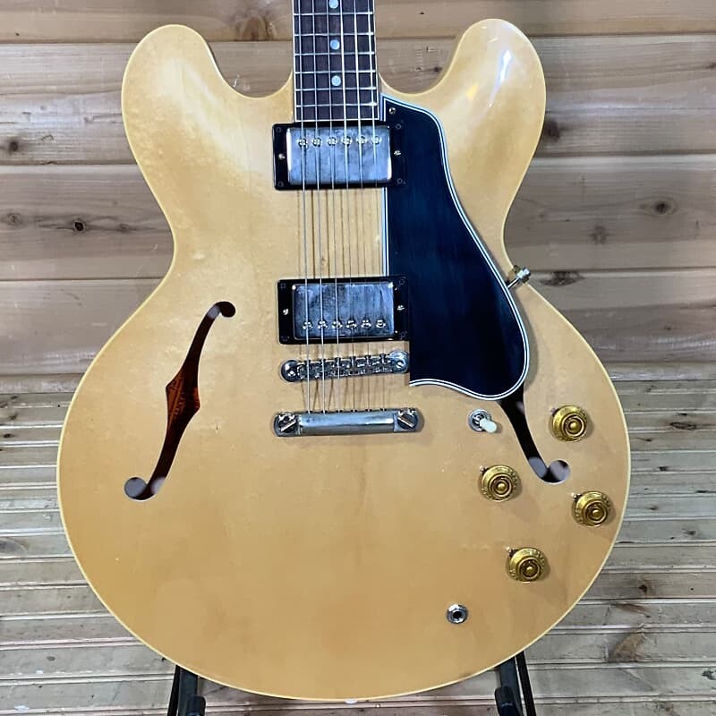 Электрогитара Gibson Custom Shop 1959 ES-335 Reissue - Vintage Natural Custom Shop 1959 ES-335 Reissue Electric Guitar - Vintage Natural
Электрогитара Gibson Custom Shop 1959 ES-335 Reissue - Vintage Natural Custom Shop 1959 ES-335 Reissue Electric Guitar - Vintage Natural