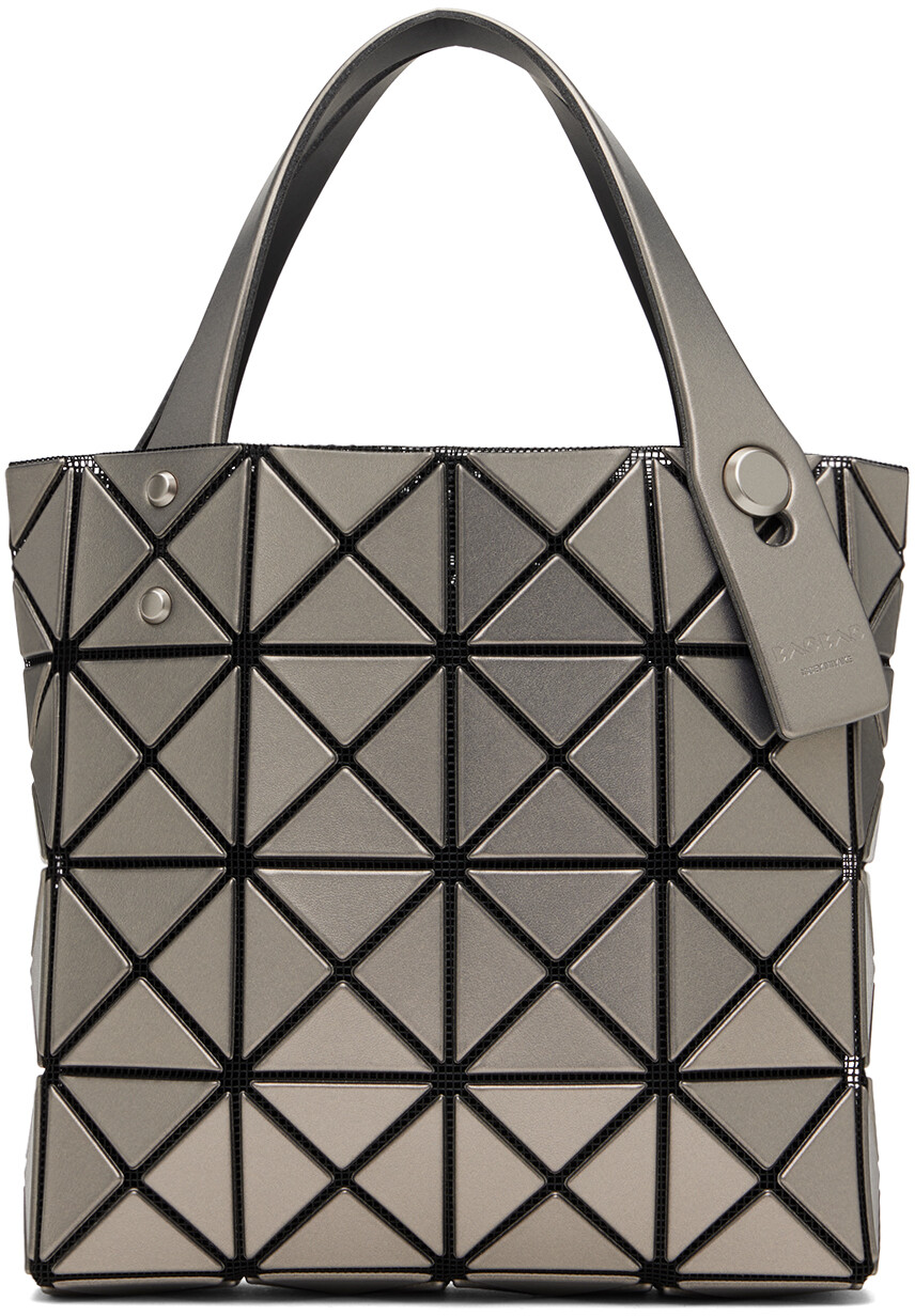 Серебряная мини-тоут с короткими ручками Lucent Bao Bao Issey Miyake, цвет Silver
Серебряная мини-тоут с короткими ручками Lucent Bao Bao Issey Miyake, цвет Silver