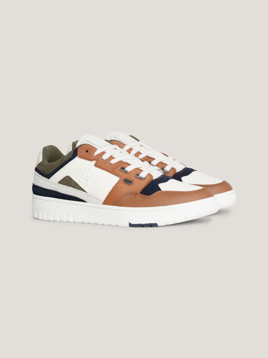 Баскетбольные кроссовки с монограммой TH Tommy Hilfiger, натуральный коньяк/мульти
Баскетбольные кроссовки с монограммой TH Tommy Hilfiger, натуральный коньяк/мульти