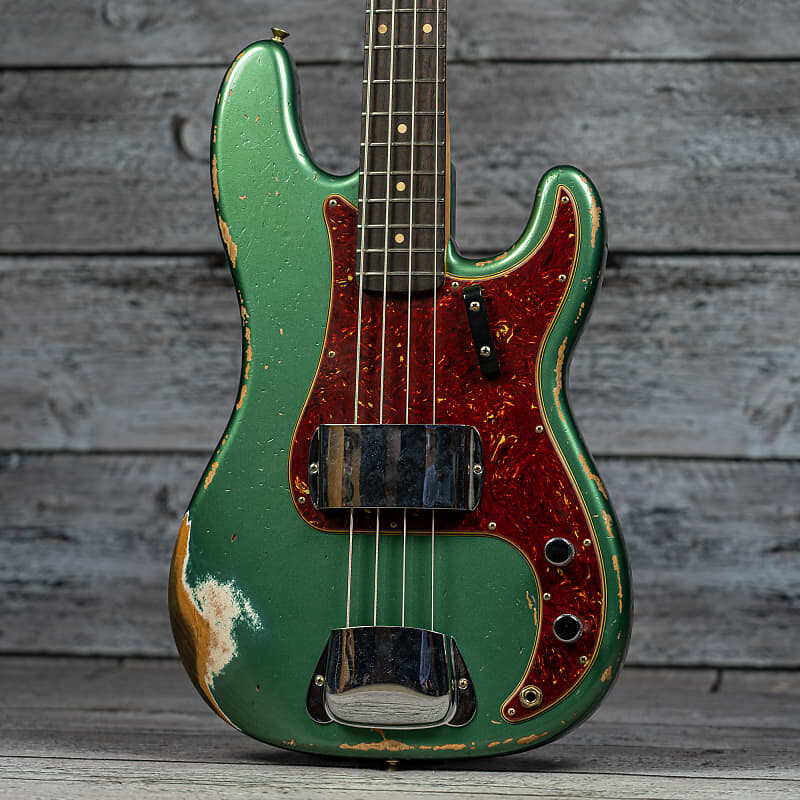 Fender Custom Shop Limited Edition '60 Precision Bass Heavy Relic - Aged Sherwood Green Metallic
Fender Custom Shop Limited Edition '60 Precision Bass Heavy Relic - Aged Sherwood Green Metallic