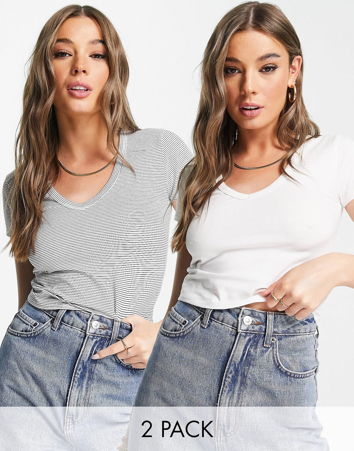 Белая футболка в полоску с короткими рукавами и v-образным вырезом Miss Selfridge
Белая футболка в полоску с короткими рукавами и v-образным вырезом Miss Selfridge