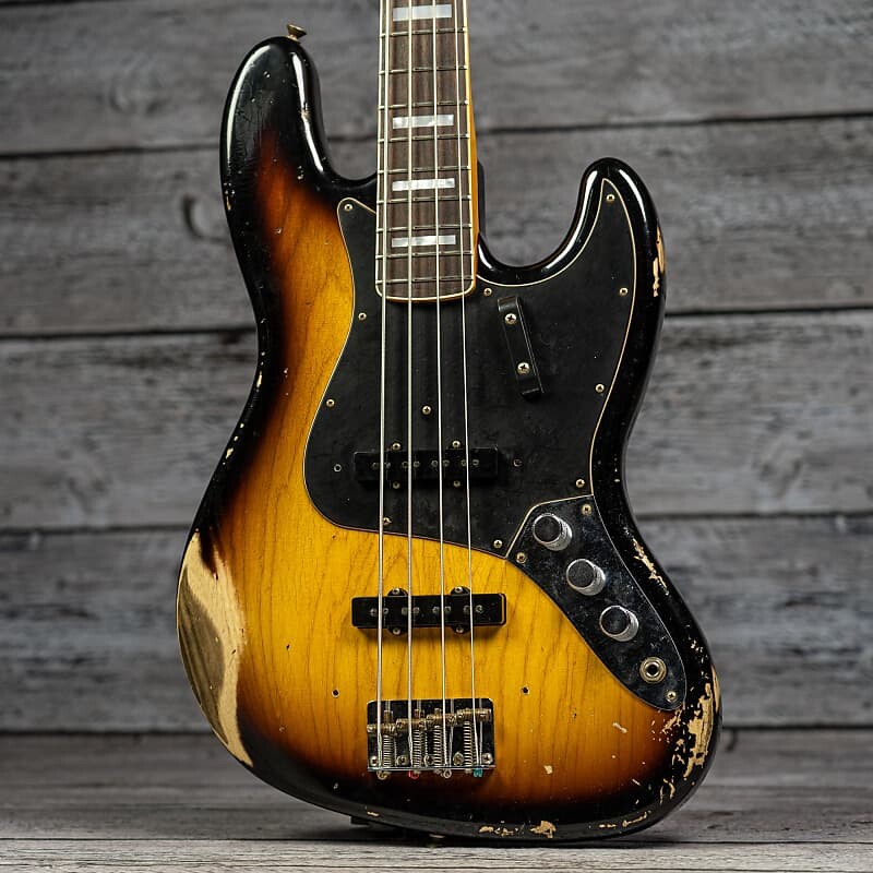 Басс гитара Fender Limited Edition Custom Jazz Bass Heavy Relic - Round-Lam Rosewood Fingerboard, Faded Aged 3-Color Sunburst
Басс гитара Fender Limited Edition Custom Jazz Bass Heavy Relic - Round-Lam Rosewood Fingerboard, Faded Aged 3-Color Sunburst