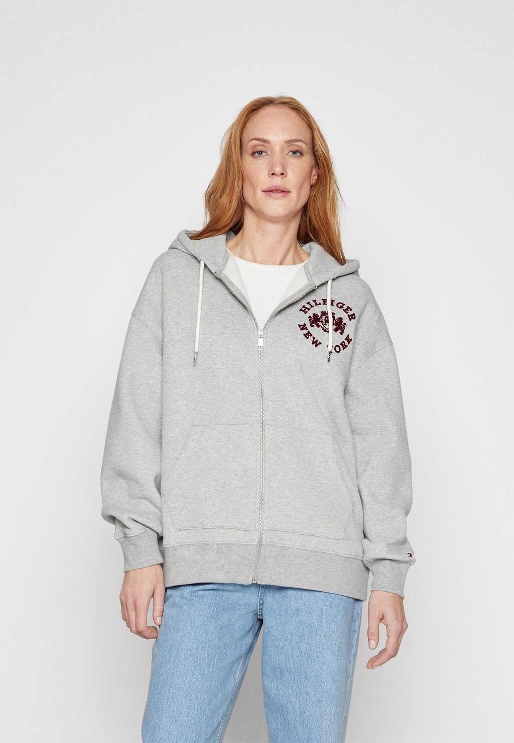 Толстовка с кремальерой Tommy Hilfiger VARSITY LONG ZIP UP HOODIE, цвет light grey
Толстовка с кремальерой Tommy Hilfiger VARSITY LONG ZIP UP HOODIE, цвет light grey