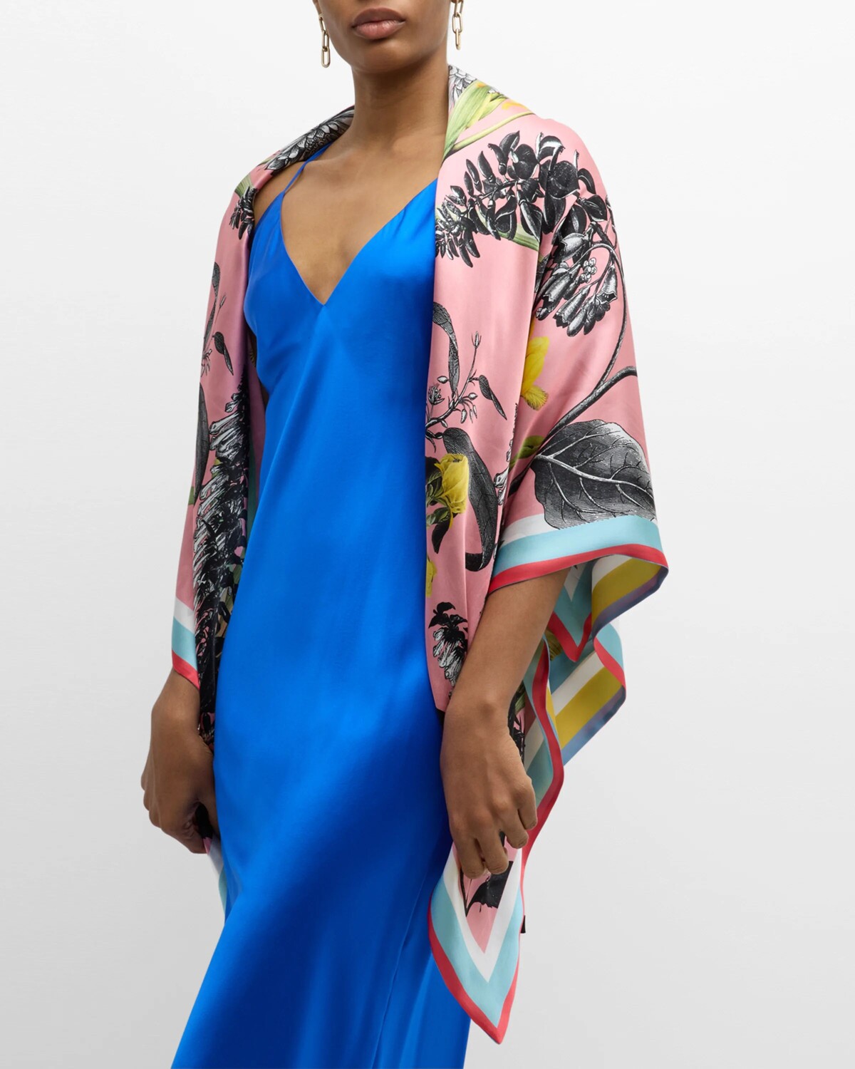 Двусторонний разноцветный шелковый шарф Vita St. Piece, цвет Pink Blue Ombre Multi Colour Print
Двусторонний разноцветный шелковый шарф Vita St. Piece, цвет Pink Blue Ombre Multi Colour Print