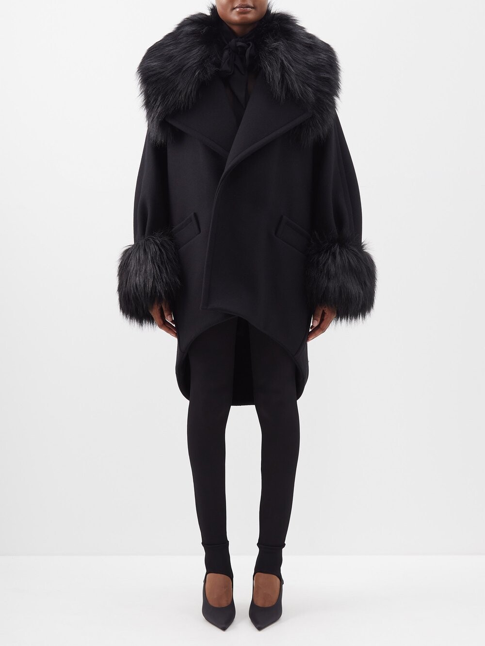 Пальто из смесовой шерсти с отделкой искусственным мехом Saint Laurent, черный
Пальто из смесовой шерсти с отделкой искусственным мехом Saint Laurent, черный