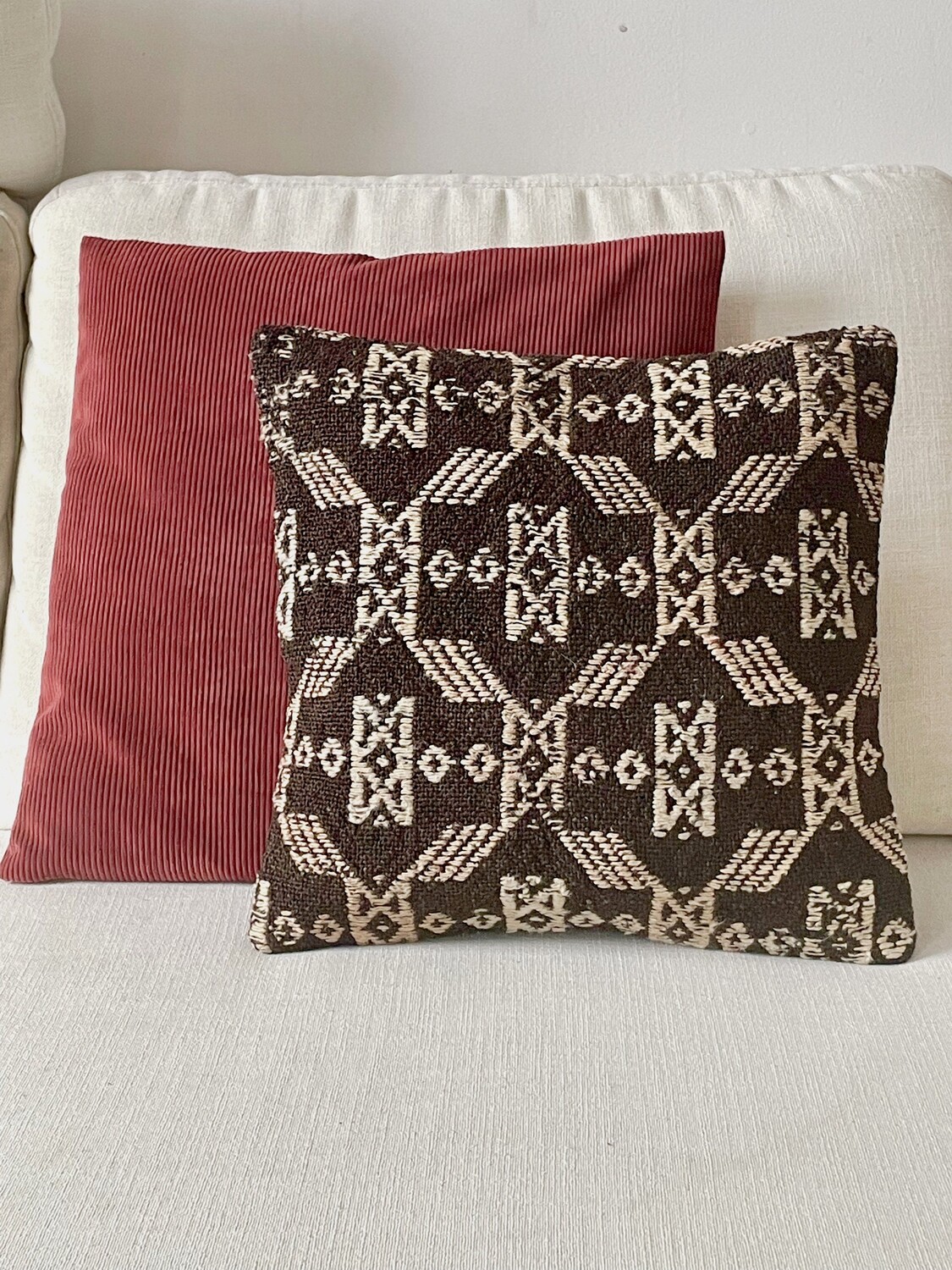 Винтажная турецкая подушка-килим 16x16, инди-подушка, поясничная подушка для декора гостиной на открытом воздухе, подушка для медитации Tapis kelim-подушка
Винтажная турецкая подушка-килим 16x16, инди-подушка, поясничная подушка для декора гостиной на открытом воздухе, подушка для медитации Tapis kelim-подушка